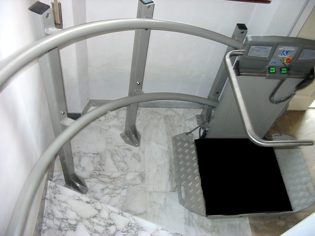 ARTIRA montascale curva negativa